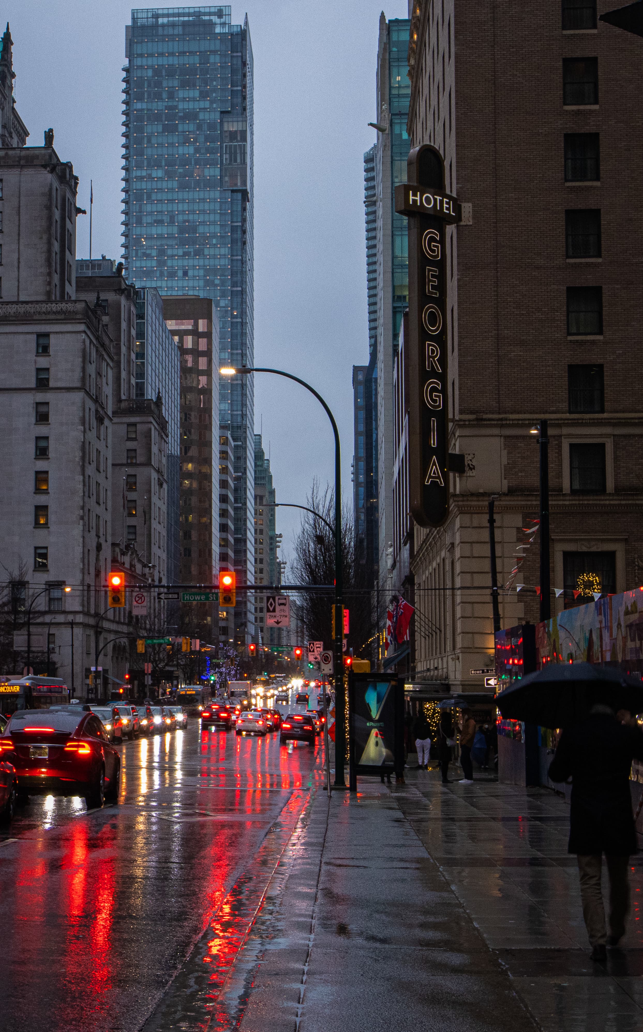 Photo of a gloomy day in downtown Vancouver